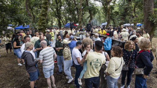 Decenas de familias de la comarca se dieron cita en Baio para disfrutar de la tradicional Festa da Carballeira