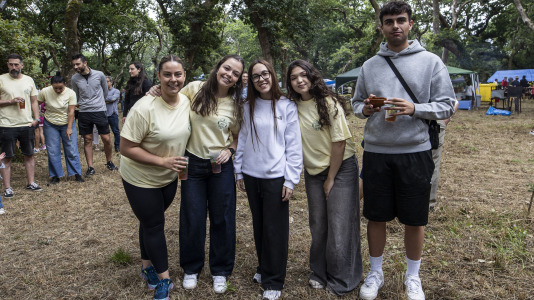 Decenas de familias de la comarca se dieron cita en Baio para disfrutar de la tradicional Festa da Carballeira