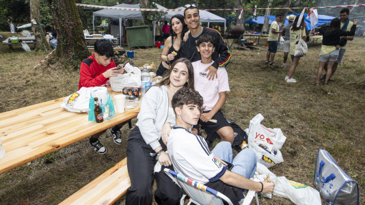 Decenas de familias de la comarca se dieron cita en Baio para disfrutar de la tradicional Festa da Carballeira