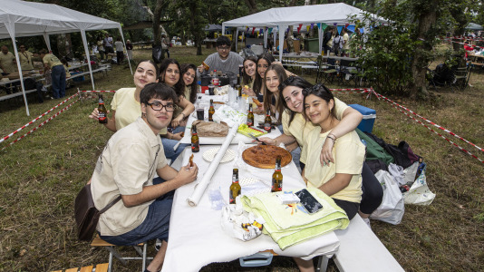 Decenas de familias de la comarca se dieron cita en Baio para disfrutar de la tradicional Festa da Carballeira