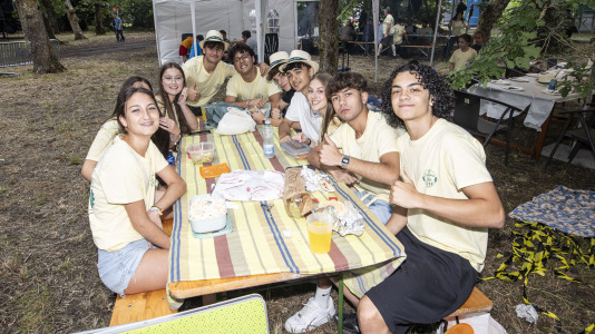 Decenas de familias de la comarca se dieron cita en Baio para disfrutar de la tradicional Festa da Carballeira