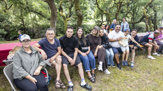 Decenas de familias de la comarca se dieron cita en Baio para disfrutar de la tradicional Festa da Carballeira
