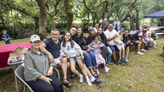 Decenas de familias de la comarca se dieron cita en Baio para disfrutar de la tradicional Festa da Carballeira
