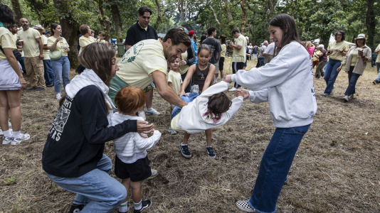 Decenas de familias de la comarca se dieron cita en Baio para disfrutar de la tradicional Festa da Carballeira