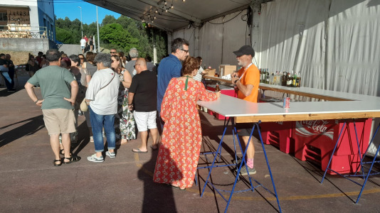 Este sábado se celebra en Baldaio una nueva edición de la Romaría Galega, con mucho churrasco, sardiñas y buen ambiente