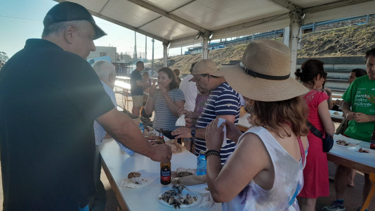 Este sábado se celebra en Baldaio una nueva edición de la Romaría Galega, con mucho churrasco, sardiñas y buen ambiente