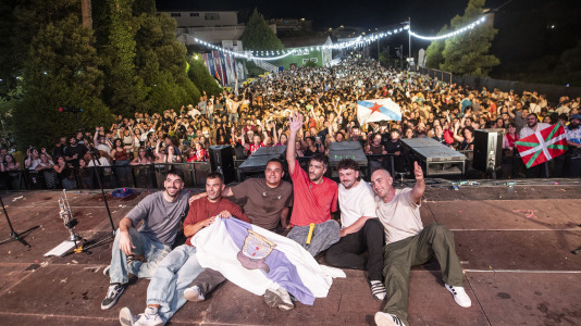 El Lume Irmandiño volvió a encender Vimianzo durante el Asalto ao Castelo