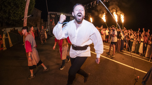 El Lume Irmandiño volvió a encender Vimianzo durante el Asalto ao Castelo