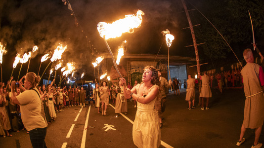 El Lume Irmandiño volvió a encender Vimianzo durante el Asalto ao Castelo