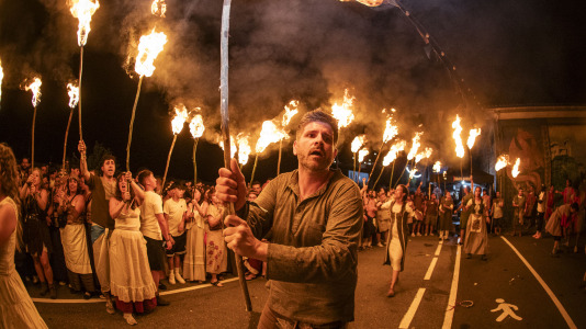 El Lume Irmandiño volvió a encender Vimianzo durante el Asalto ao Castelo