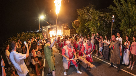 El Lume Irmandiño volvió a encender Vimianzo durante el Asalto ao Castelo