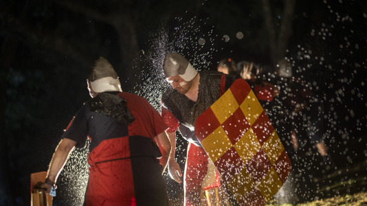 El Lume Irmandiño volvió a encender Vimianzo durante el Asalto ao Castelo