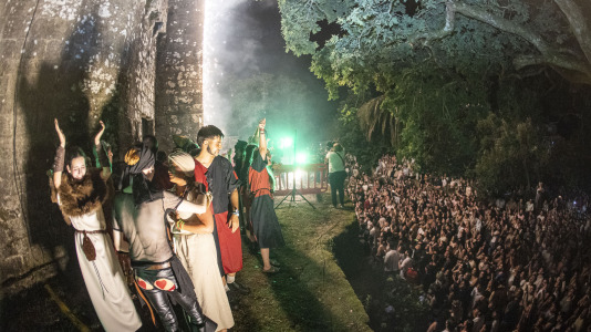 El Lume Irmandiño volvió a encender Vimianzo durante el Asalto ao Castelo