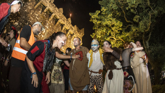 El Lume Irmandiño volvió a encender Vimianzo durante el Asalto ao Castelo