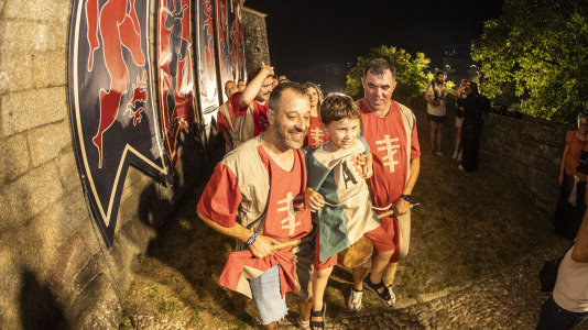 El Lume Irmandiño volvió a encender Vimianzo durante el Asalto ao Castelo