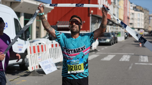 Más de 300 corredores se dieron cita este domingo para participar en la segunda edición de la carretera laxense en una jornada muy calurosa