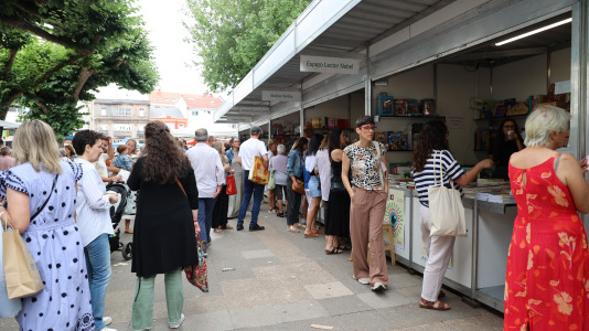 Praza dos Libros de Carballo (3)