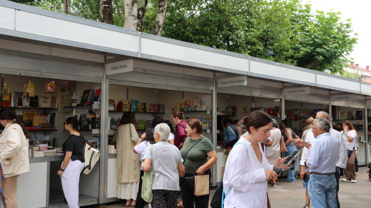 Praza dos Libros de Carballo (20)