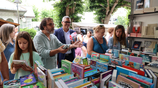 Praza dos Libros de Carballo (74)