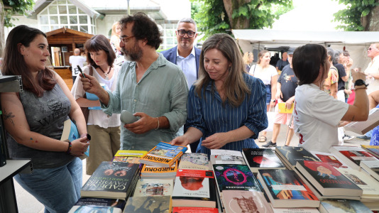 Praza dos Libros de Carballo (75)