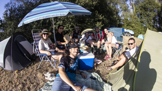 La Festa da Carballeira de Zas vivió una intensa primera noche de folk y música electrónica
