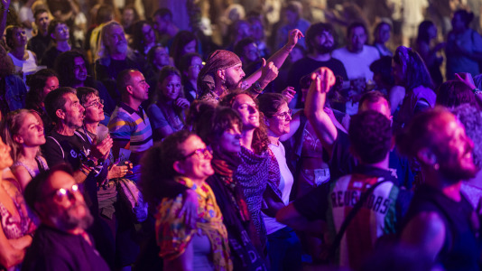 La Festa da Carballeira de Zas vivió una intensa primera noche de folk y música electrónica