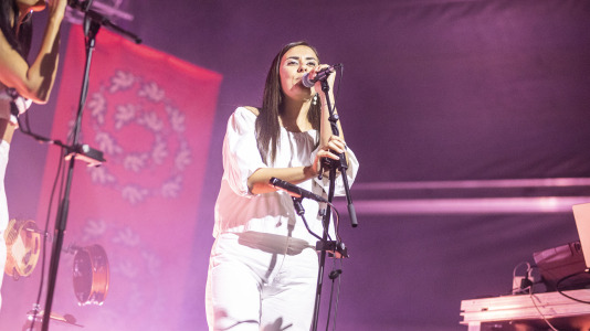 La Festa da Carballeira de Zas vivió una intensa primera noche de folk y música electrónica