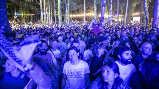 La Festa da Carballeira de Zas vivió una intensa primera noche de folk y música electrónica